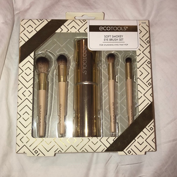 ecotools Other - Eco tools soft Smokey brush set